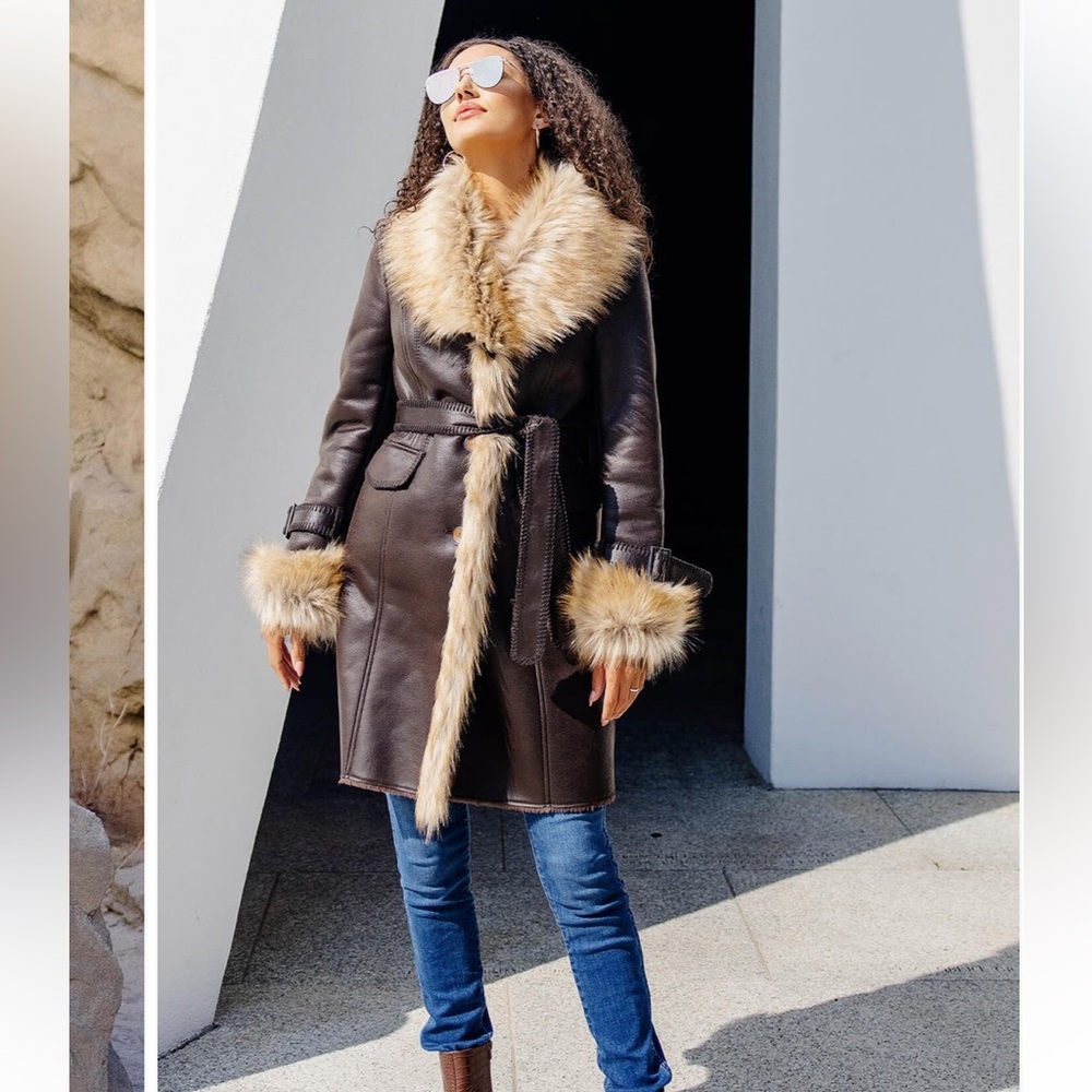 NWOT Fabulous Furs by DONNA SALYERS
